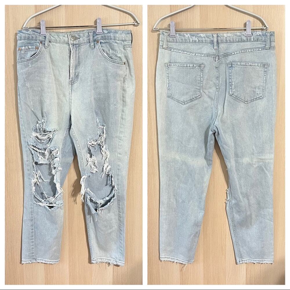 Wild Fable Distressed Boyfriend Lightwash Cropped Jeans